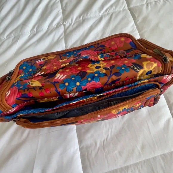 The Lug Trolley XL Cosmetic Case in the Whimsy Copper Floral New - Picture 5 of 8